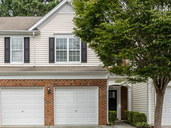 8220 Pilots View Dr, Raleigh, NC 27617