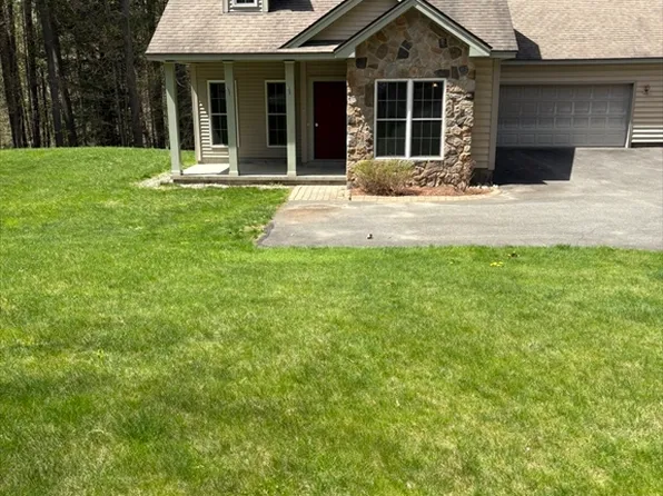 5 Dewey Cir #A, Haydenville, MA 01039