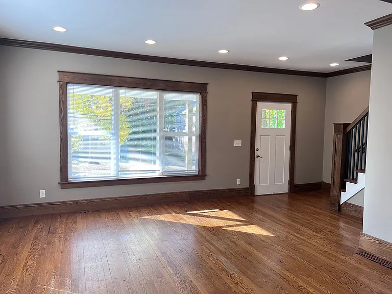 1025 Sherman St SE — Photo 4