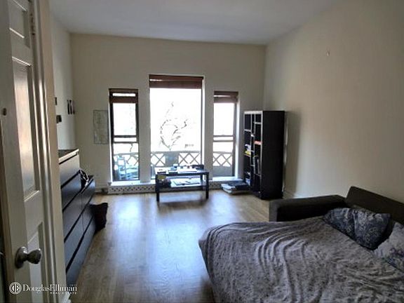 3rd image of 620 W 147th St APT 4