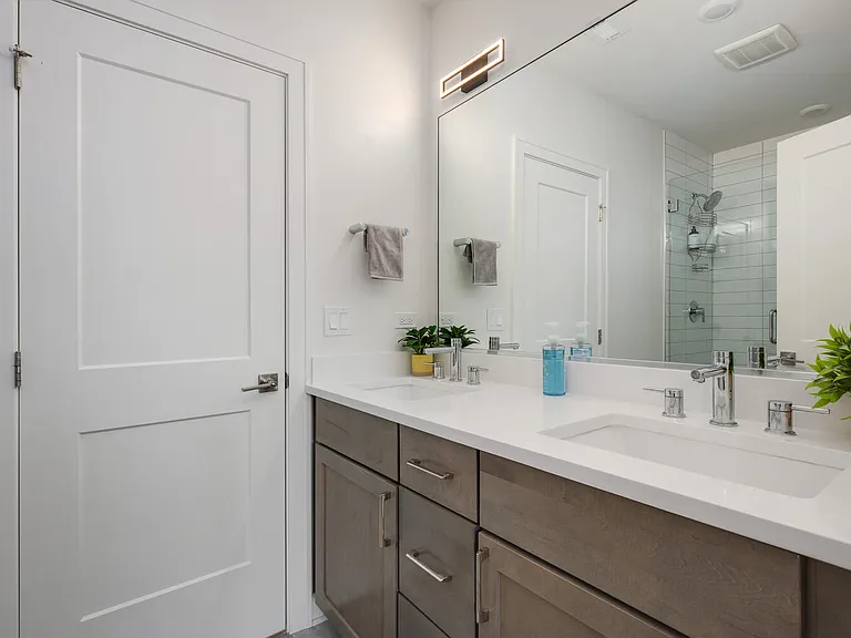 3615 N Wilton Ave #2 — Photo 20
