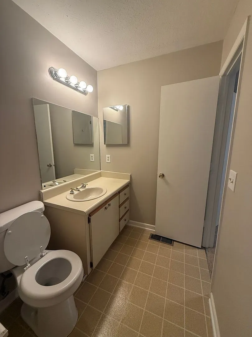 Single Family Home — Photo 4