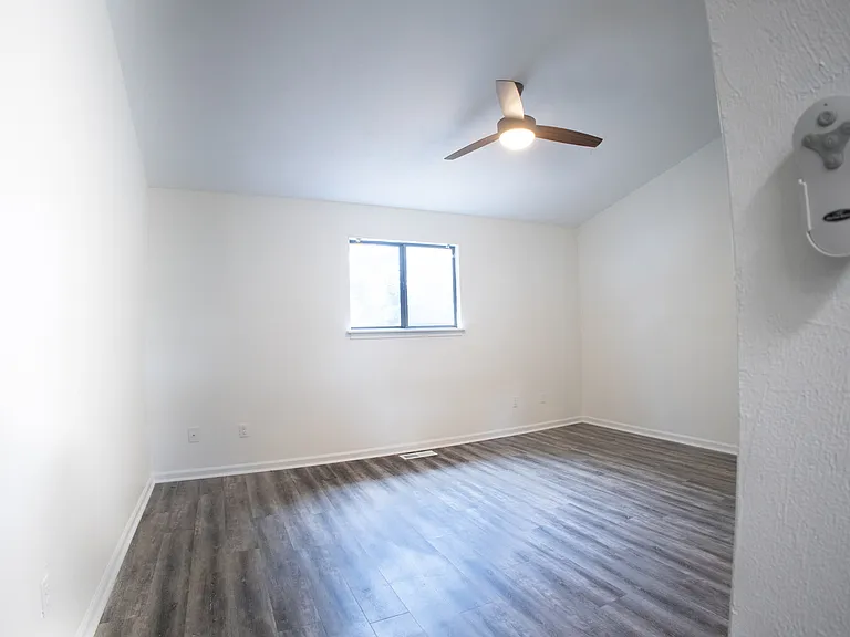 194 Parkbrook Cir — Photo 20