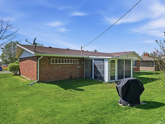 4th image of 422 Sherwood Park Dr
