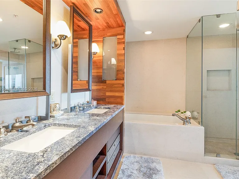 6899 Collins Ave #2010 — Photo 9