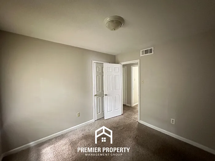 2462 Kimbark Woods Cv — Photo 14