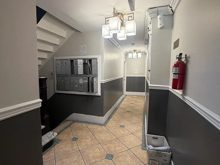 332 61st St #4B — Photo 9