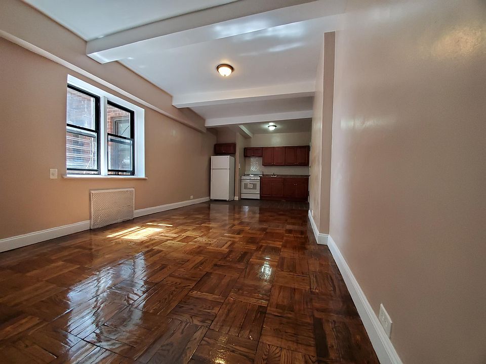 2nd image of 2230 University Ave APT 1L