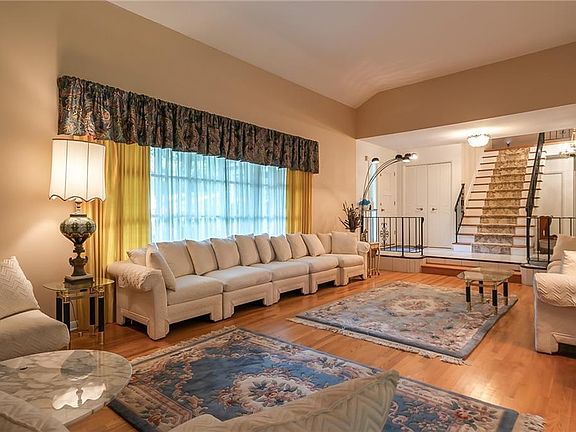 4th image of 5165 Winterton Dr