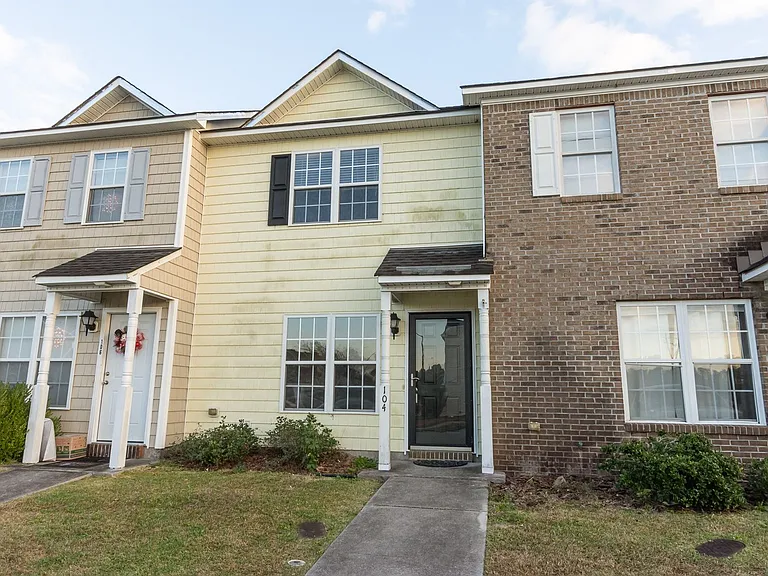 104 Streamwood Dr — Photo 40