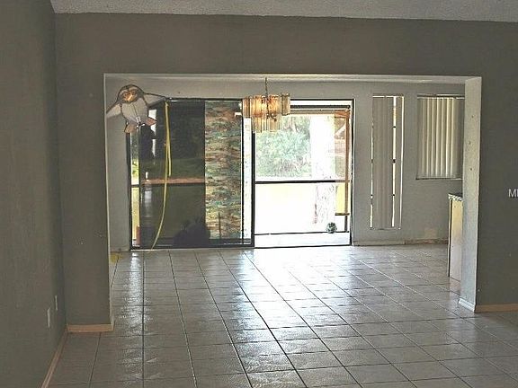 2nd image of 5122 Springwood Dr