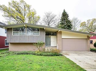 1847 Stewart Ave, Park Ridge, IL 60068