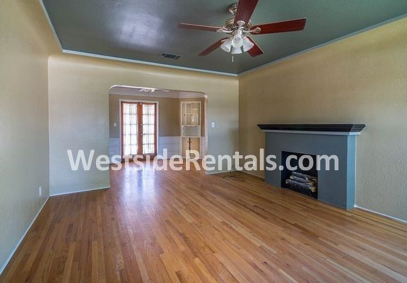 5th image of 1105 N Screenland Dr
