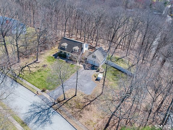 4th image of 5 Lost Acres Road