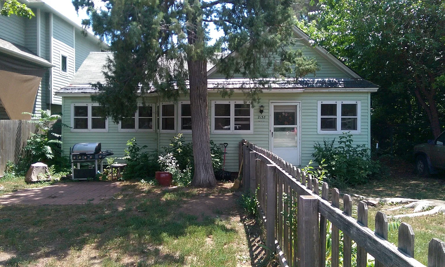 2138 Walnut Tri-Plex — Photo 2