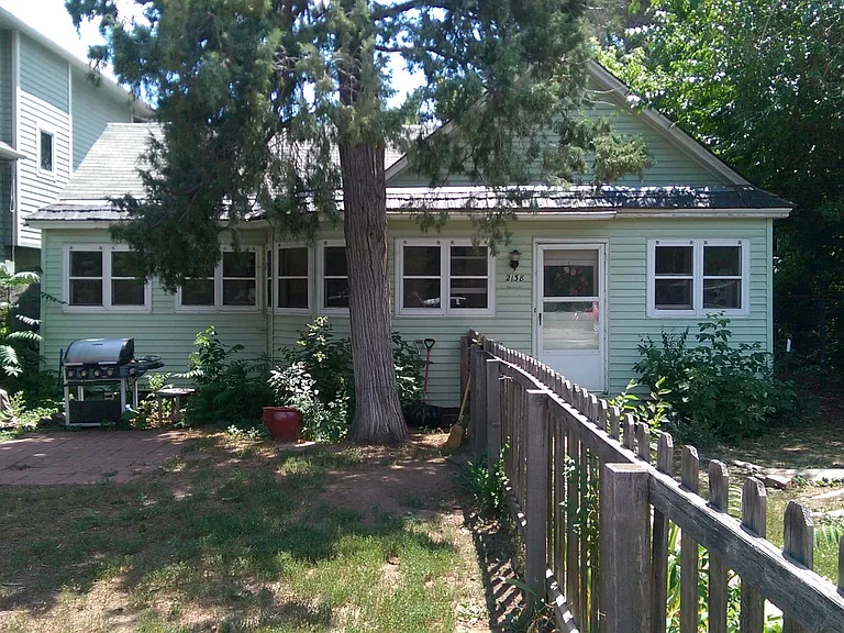 2138 Walnut Tri-Plex — Photo 2