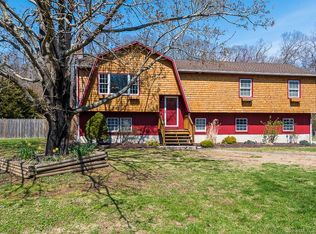 2 Reuven Dr, Ledyard, CT 06339
