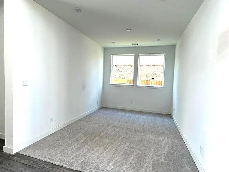 9834 Violet Landing Ln — Photo 16