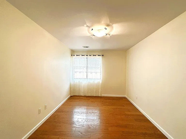 1413 Magnolia Ave — Photo 16