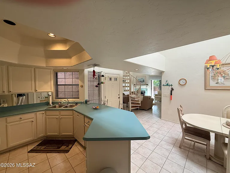 5402 N Via Del Arbolito — Photo 10
