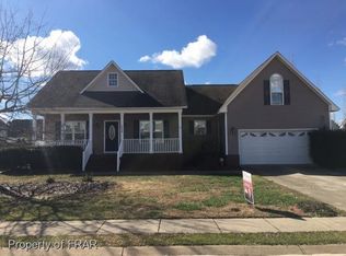 1038 Canter Ln, Hope Mills, NC 28348