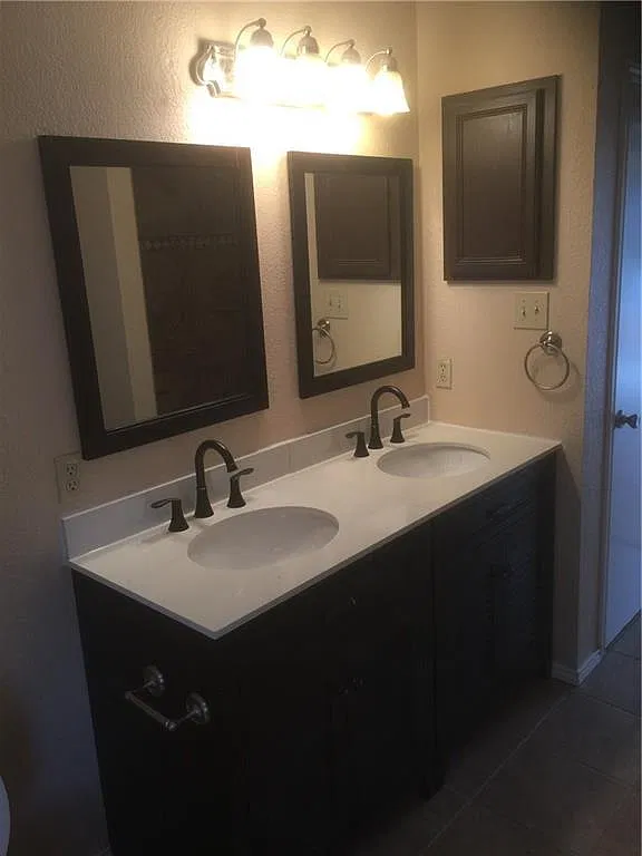 3 bed, 2.5 bath, 1684 sqft, $2,295 — Photo 4
