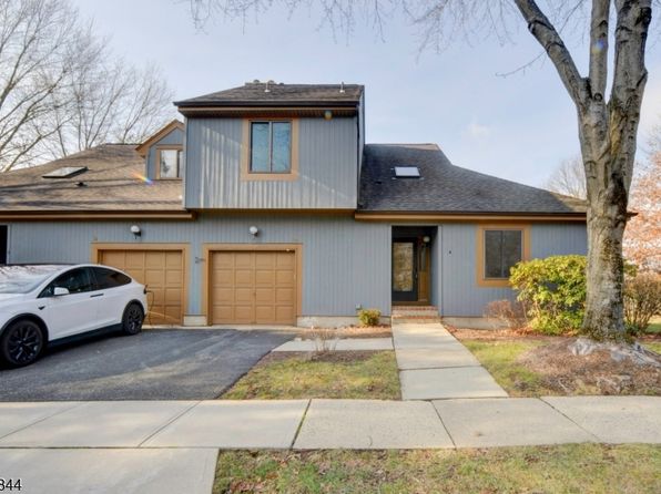 4 Hawthorne Pl