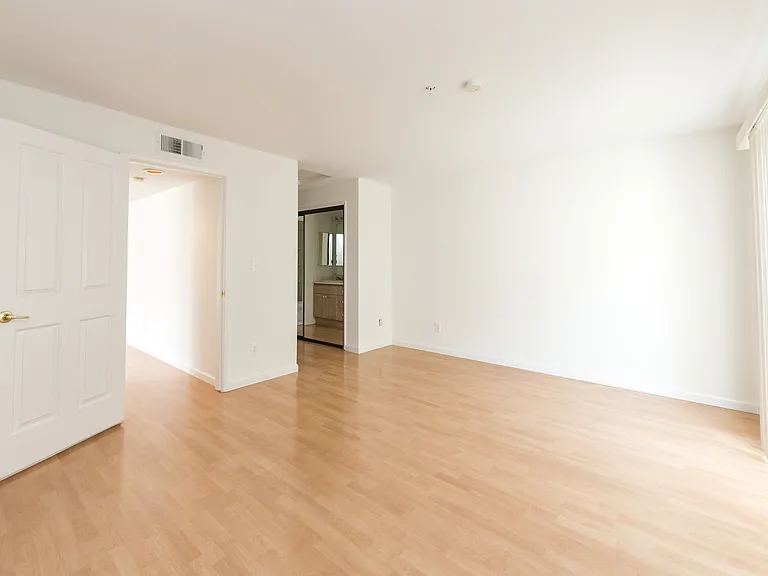 3855 Carter Dr #303 — Photo 9