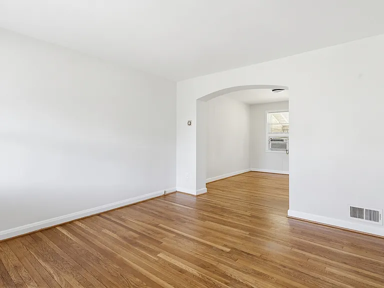 7536 Westfield Rd — Photo 10