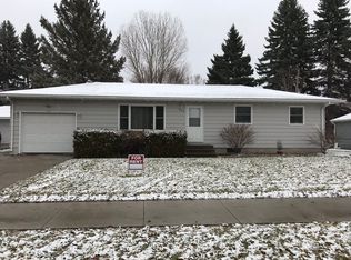 708 Stanford Rd, Grand Forks, ND 58203