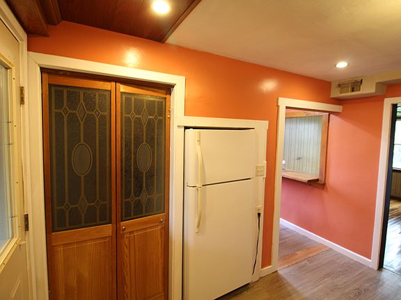 4th image of 38 Alcott Ct