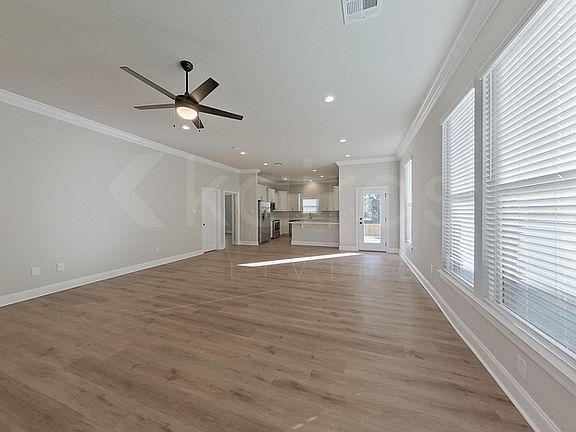 3rd image of 106 Oak Haven Dr