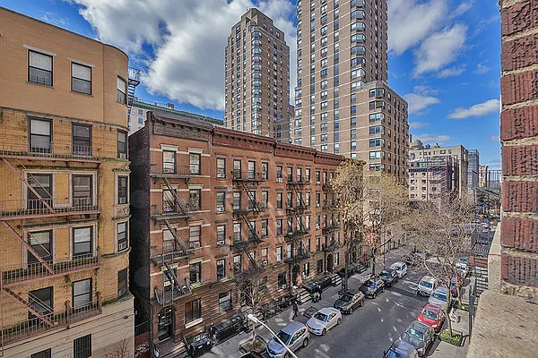 Rented by Rita S Citrin, LREB | media 22