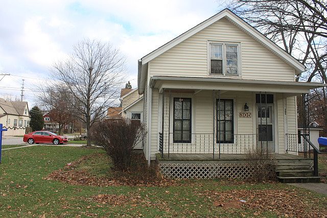 1st image of 305 Joliet St