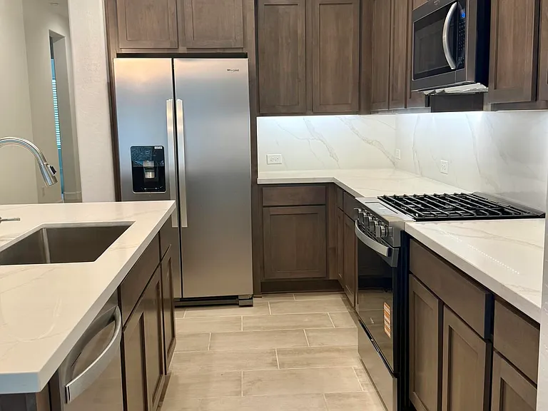 2933 E Mission Ln — Photo 16