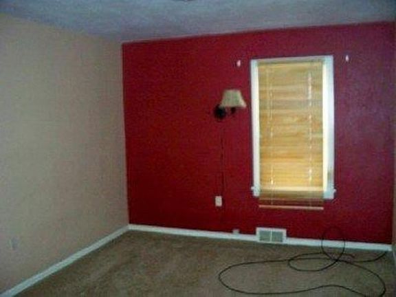 4th image of 208 S Alder St