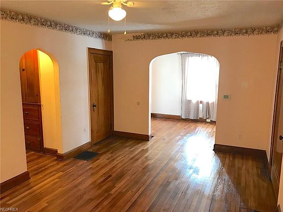 3rd image of 903 McKinley St