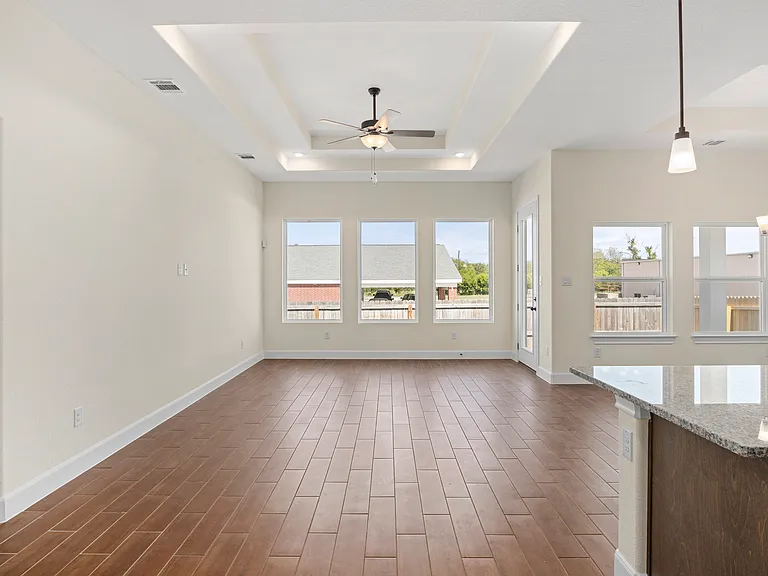 406 Park Cir — Photo 10