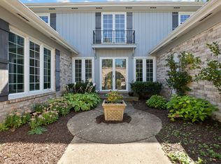 3155 Kayjay Dr, Northbrook, IL 60062