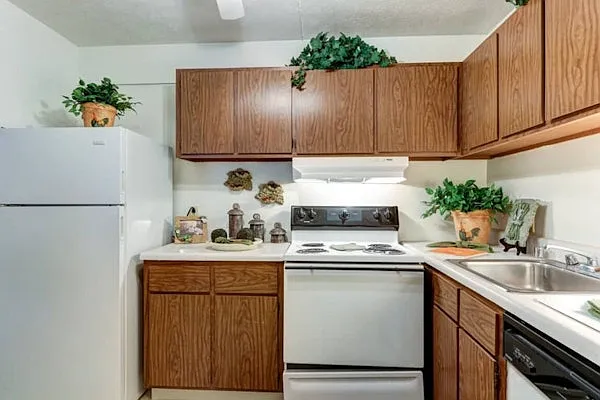 Bedford Green Apartments — Photo 2