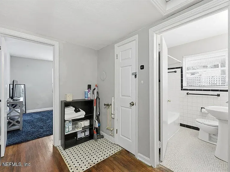 1264-1266 Donald St #1264 — Photo 7