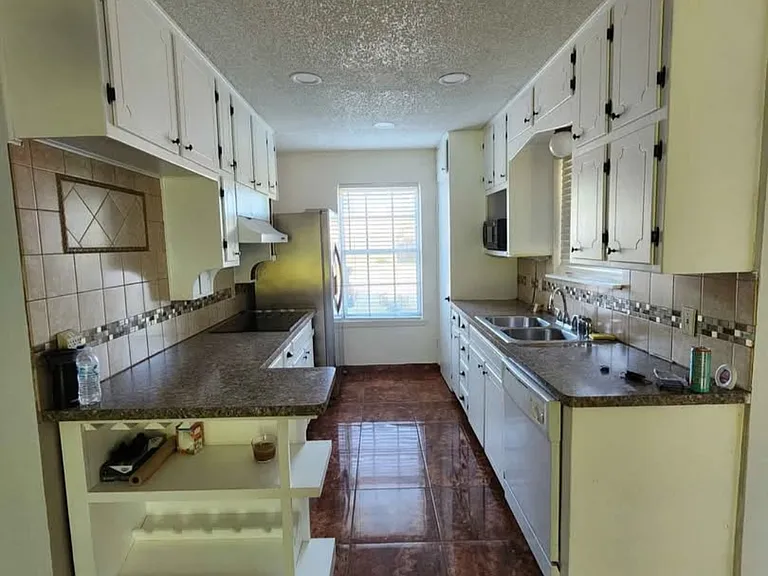 6460 Old Mill Cir — Photo 9