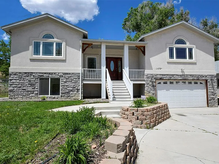 1404 Cooper Ave — Photo 1