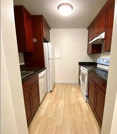 G4 kitchen