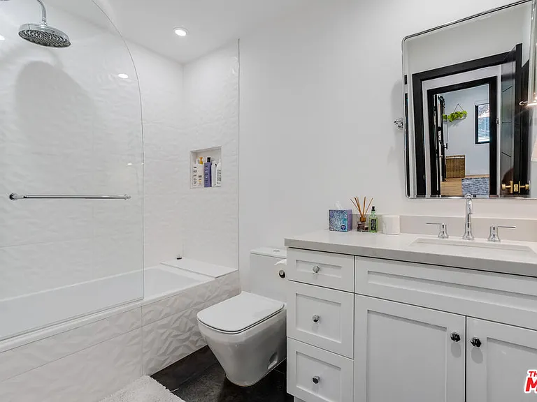 22745 Erwin St — Photo 36