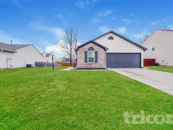 1664 Sweetwater Ln, Greenfield, IN 46140