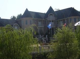 11704 Sugarland Rd, Herndon, VA 20170