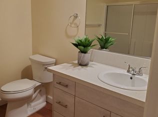 6718 Sylmar Ave #106, Van Nuys, CA 91405