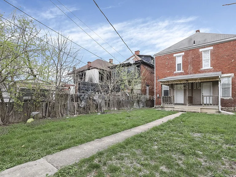 51 N Princeton Ave — Photo 23