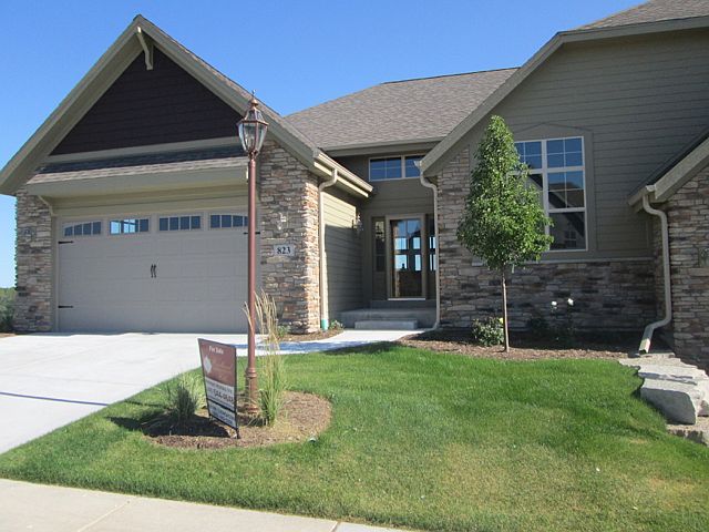 1st image of 823 Conifer Ct